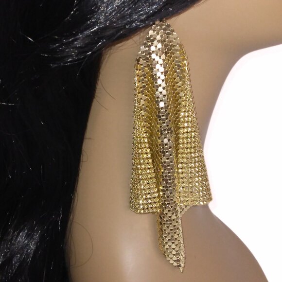WOMEN'S GOLD EARRINGS OVERSIZED SQUARE MESH SCARF STYLE EARRINGS - Picture 1 of 1